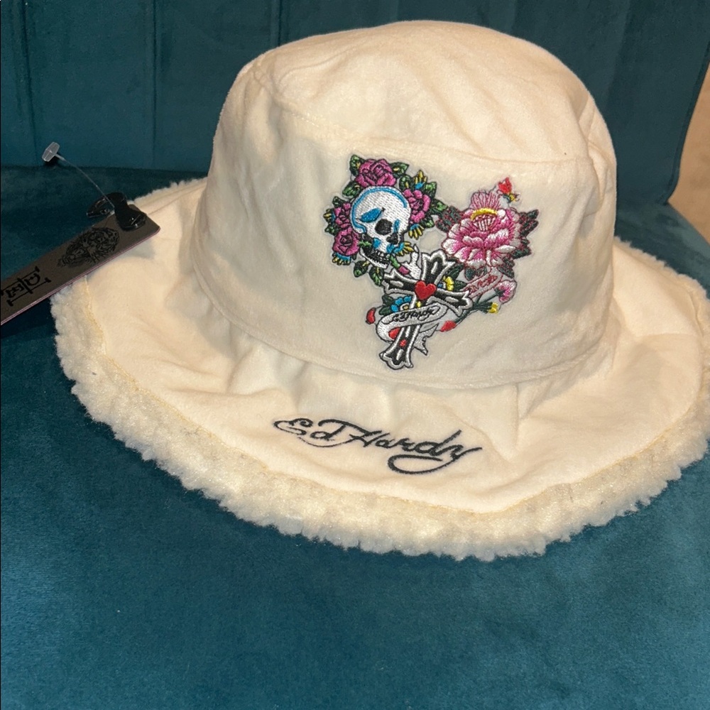 Ed Hardy women's velour sherpa-lined bucket hat in off-white